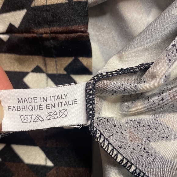 Classic Vintage FENDI Logo Sleeveless Shirt in Mint Condition - Picture 2 of 6